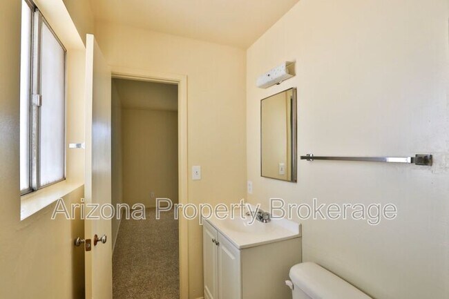 Foto del edificio - 3940 W. Glenn Dr.