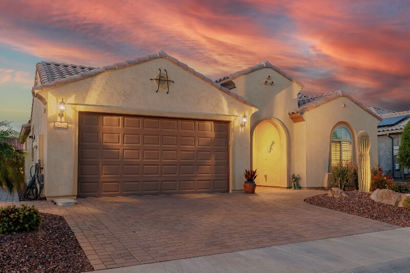 Foto principal - 26736 W Melinda Ln