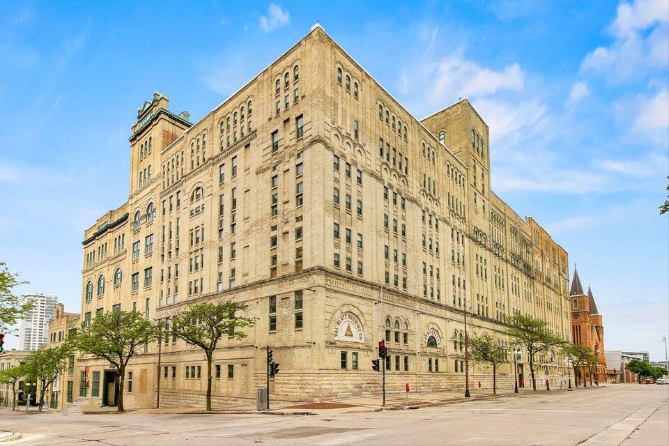 Foto principal - 270 E Highland Ave