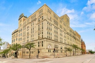 Building Photo - 270 E Highland Ave