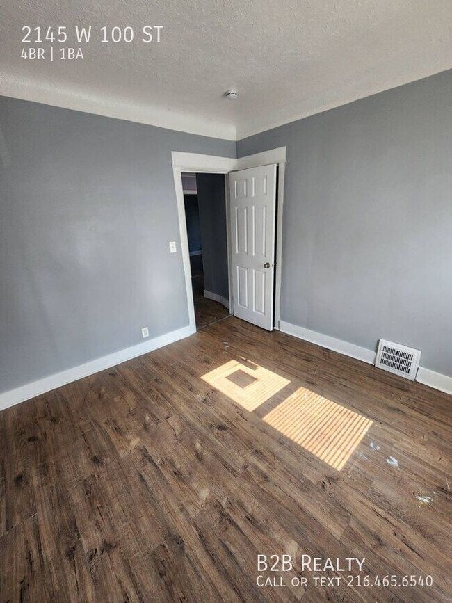 Foto del edificio - 2145 W 100th St