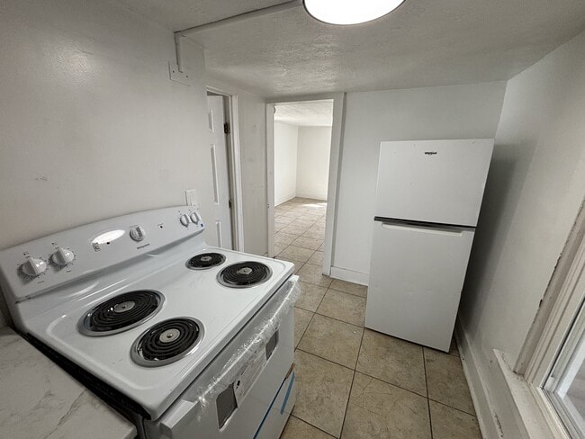 Building Photo - 1348 Gross Ave NE