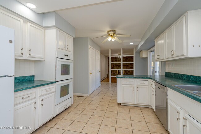 Foto del edificio - 878 Green Valley Rd