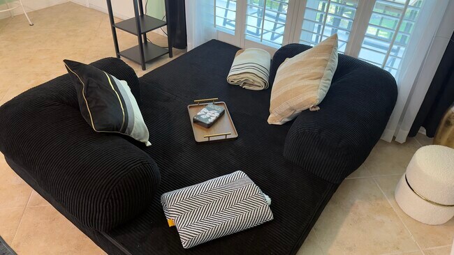 Foto del edificio - 235 Seaview Ct