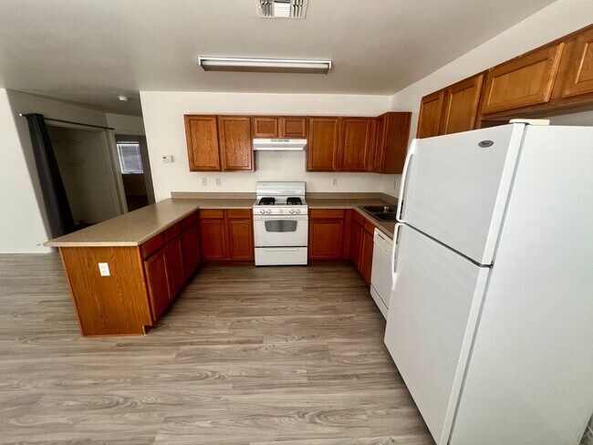 Building Photo - 6685 Ocotillo Ave