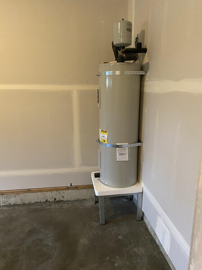 Foto del edificio - 334 Clover Creek Ave NW