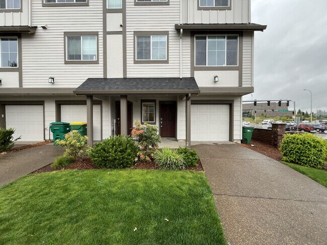 Foto del edificio - Stunning Corner-Unit Townhome with 4th Bedroom Private Suite in River Terrace, Bonus Room, Pool, ...