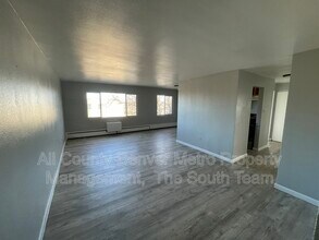 Building Photo - 1590 Clinton St