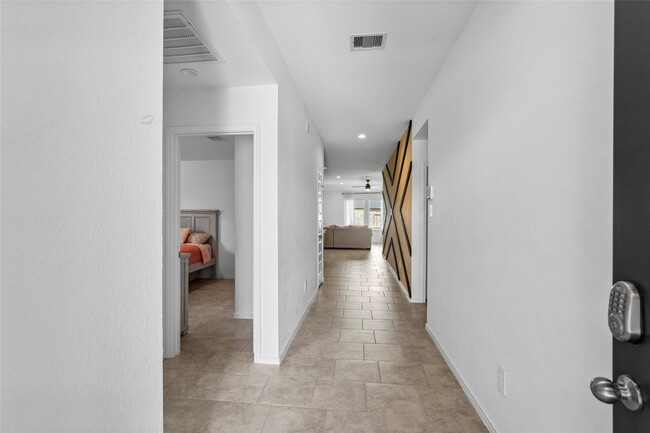 Building Photo - 7510 Carson Ct