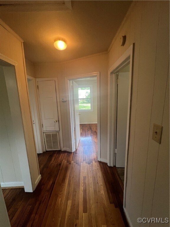 Building Photo - 2405 Oaklawn Blvd