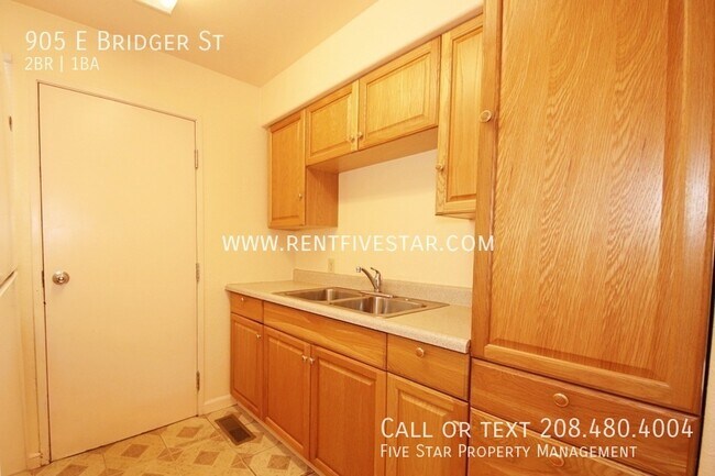 Foto del edificio - 905 E Bridger St