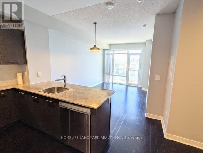 Building Photo - 360 Square One Dr