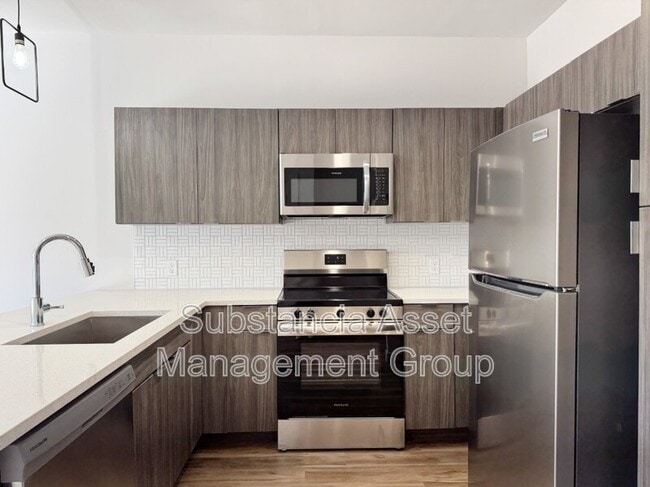 Foto del edificio - 1653 Midtown Pl