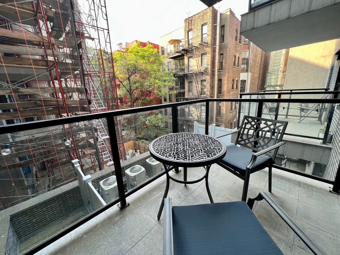 Building Photo - 2101 Fdb apt 3C