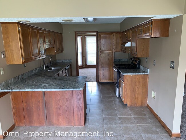 Building Photo - 3 br, 2 bath House - 8204 Creekside Cir S