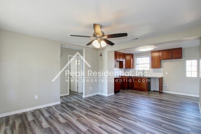 Foto del edificio - 2 br, 1 bath House - 845 Price Court