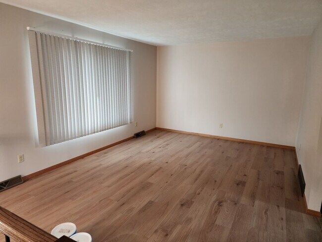 Foto del edificio - Three bedroom two bathroom house for rent