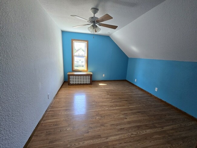 Building Photo - 422 W 17th Ave