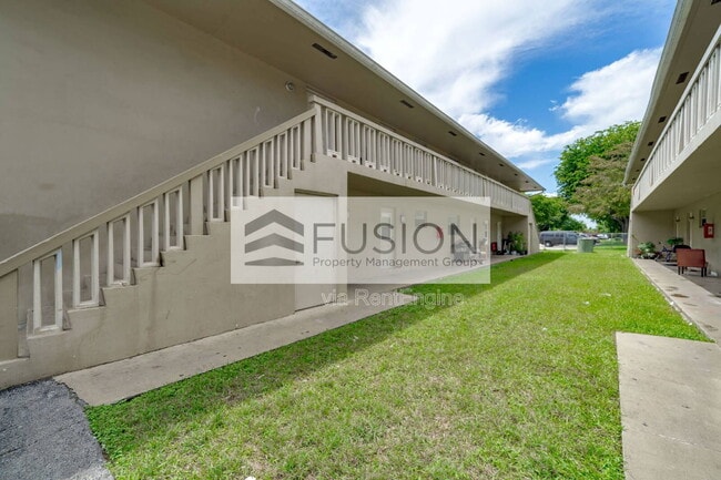 Foto del edificio - 921 SW 74th Terrace