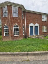 Building Photo - 1000 Heathcliff Dr