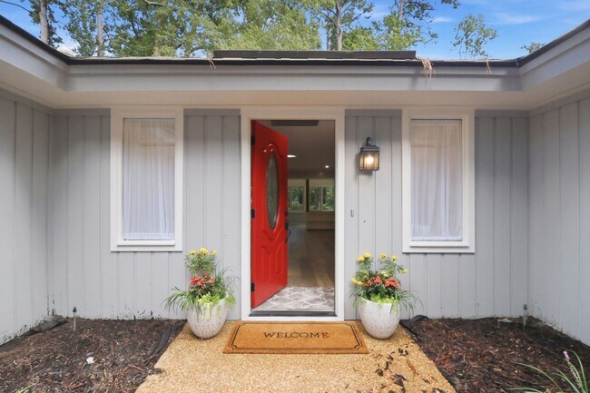 Building Photo - 2 Wood Thrush Ct