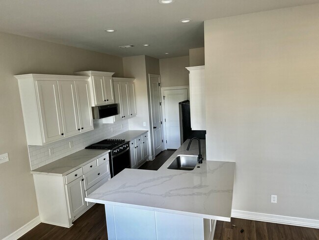 Foto del edificio - 5100 Westgate Ln