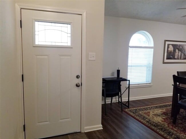 Building Photo - 3727 Westheimer Pl Dr