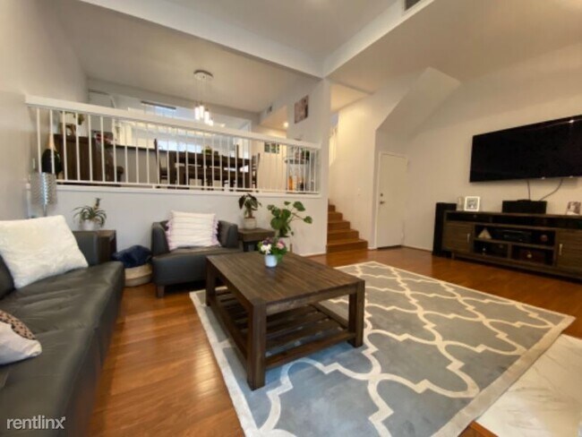 Foto del edificio - 2 br, 2.5 bath Townhome - 28152 Driver Ave