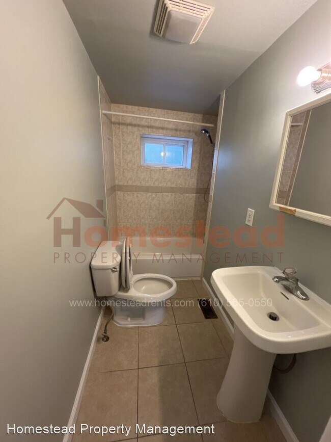 Building Photo - 3 br, 1 bath House - 911 Mulberry St