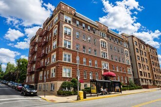 Building Photo - 6045 JFK Blvd E