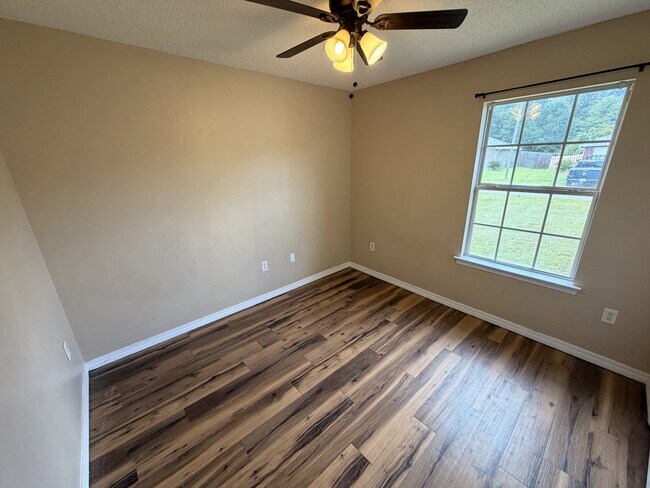 Building Photo - 7212 Bogey Ln