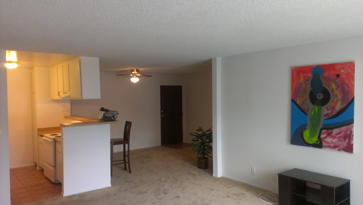 Primary Photo - 2039 N Las Palmas Ave