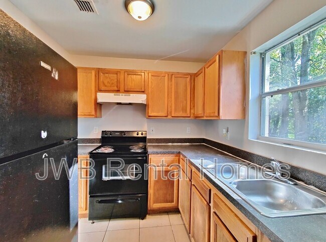 Foto del edificio - 4525 Rainer Rd