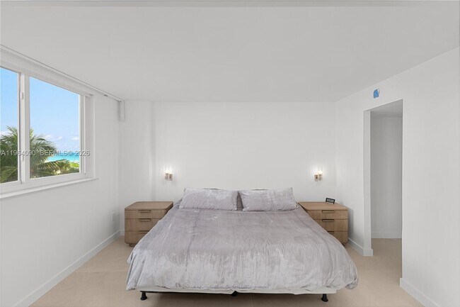 Building Photo - 345 Ocean Dr