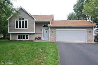 Building Photo - 7095 Jocelyn Ct S