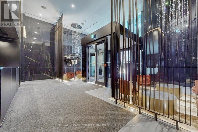 Photo du bâtiment - 11-6311 Yorkville Ave