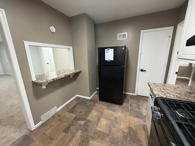 Foto del edificio - Move in Special - 3bed 2 bath in KCK off T...