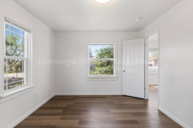 Foto del edificio - 18420 E Bow Ave