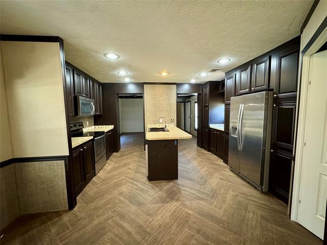 Building Photo - 8102 Carter Dr