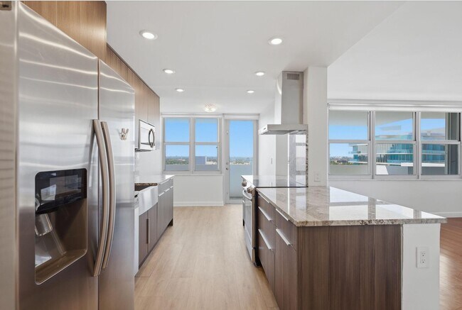 Foto del edificio - 1390 S Ocean Blvd