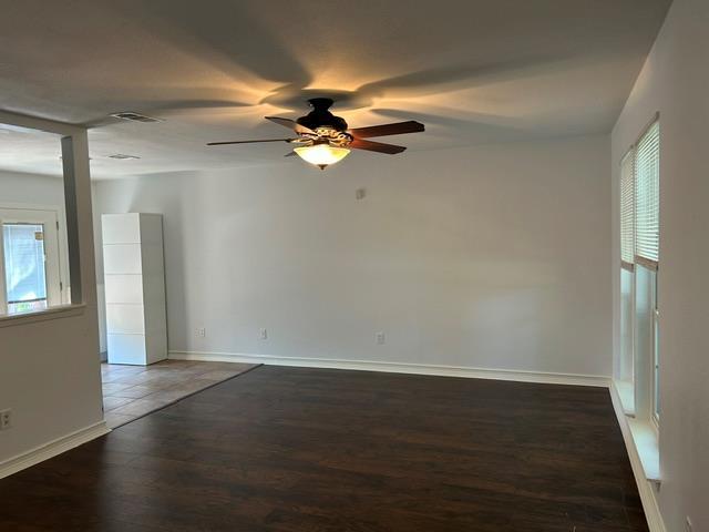 Building Photo - 1015 E Yager Ln