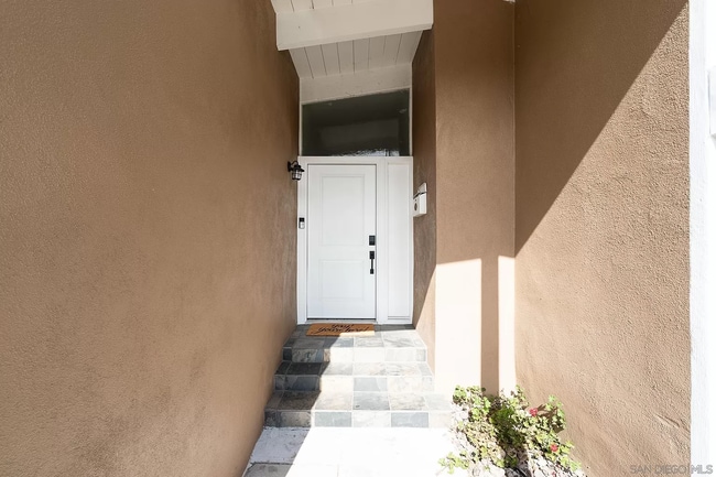 Building Photo - 5582 Baja Dr