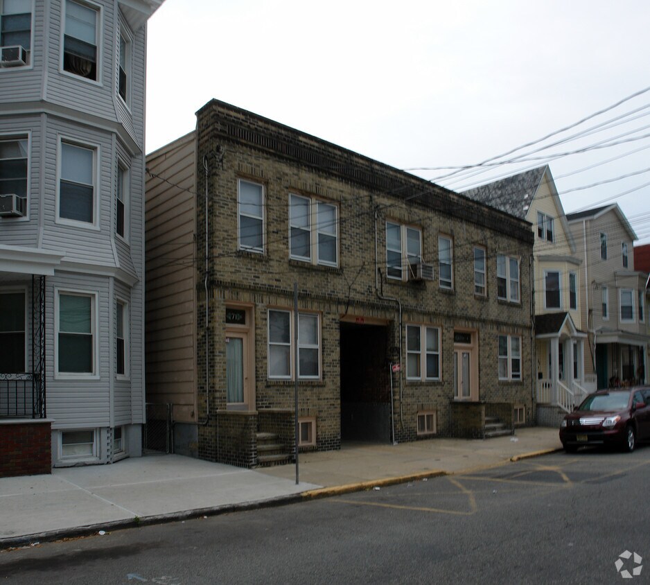 6971 Ann St, Newark, NJ 07105 Apartments Newark, NJ