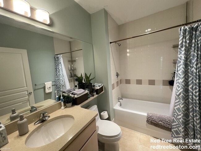 Building Photo - 2 br, 2 bath Condo - 4 Repton Cir