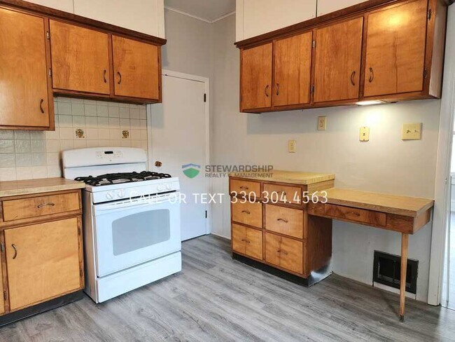 Foto del edificio - 1030 Sawyer Ave