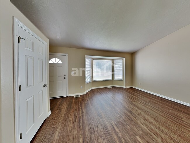 Building Photo - 6396 S Battle Creek Ct