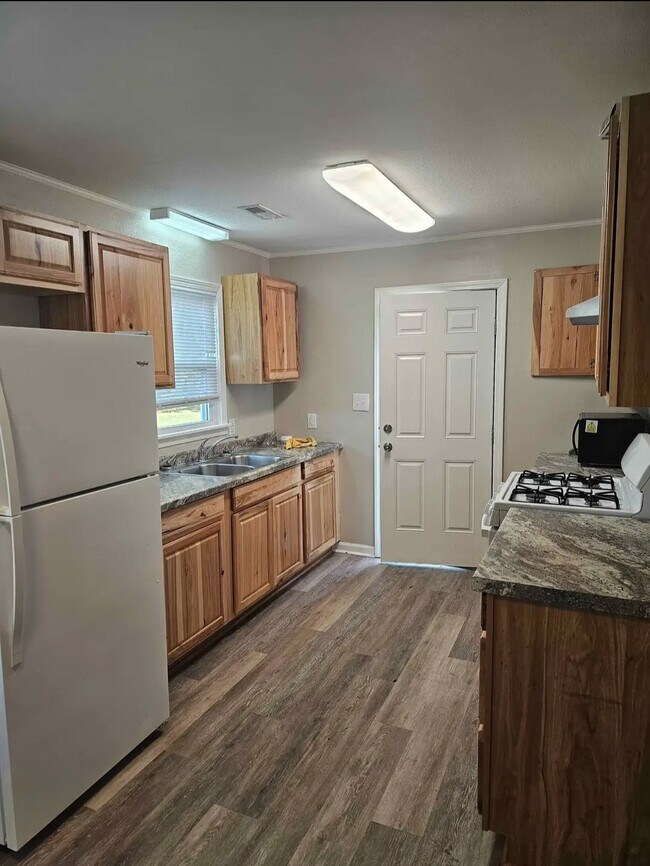 Kitchen - 3080 Ragsdale Dr