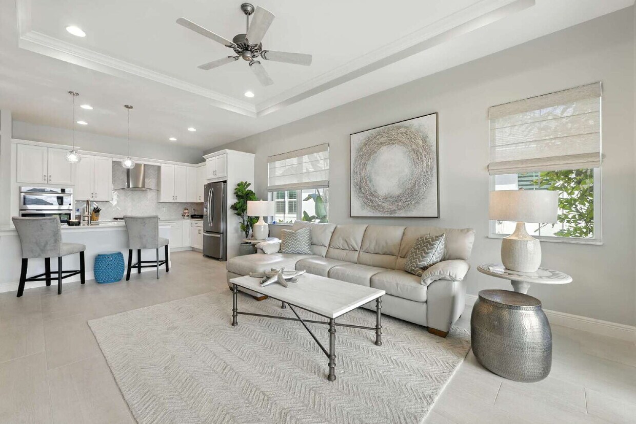 Foto principal - AZURE AT HACIENDA LAKES - 2 bedroom spacio...