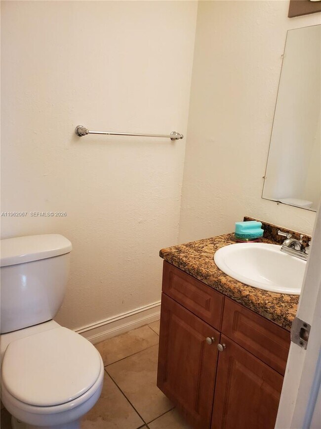 Foto del edificio - 1300 Moffett St