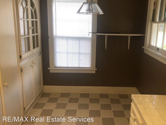 Foto del edificio - 3 br, 1 bath House - 398 Ockley